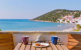 Seaview Apartment & Studio
